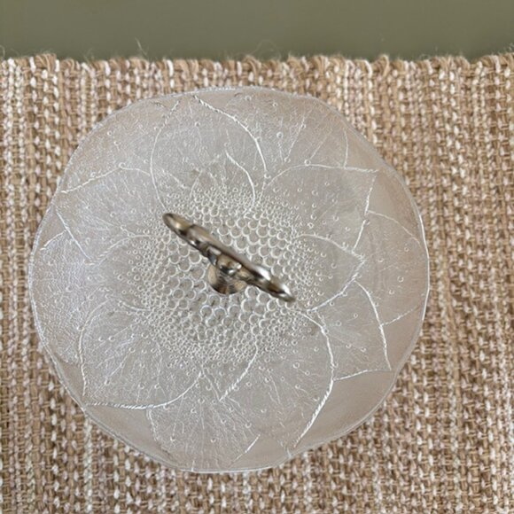 2 Tier Textured Glass Serving Piece Embossed Floral Pattern Vintage Holiday Gift - Picture 5 of 9